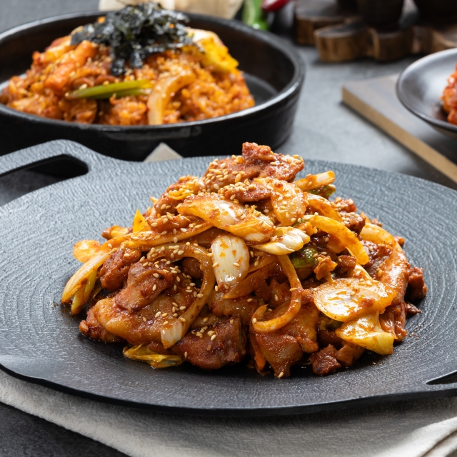24시간 숙성한 매콤달콤 닭갈비 밀키트 750g +밀떡100g 