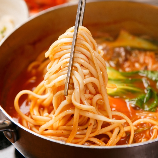 매콤 칼칼 밥도둑 오징어 칼국수 980g (1~2인분)