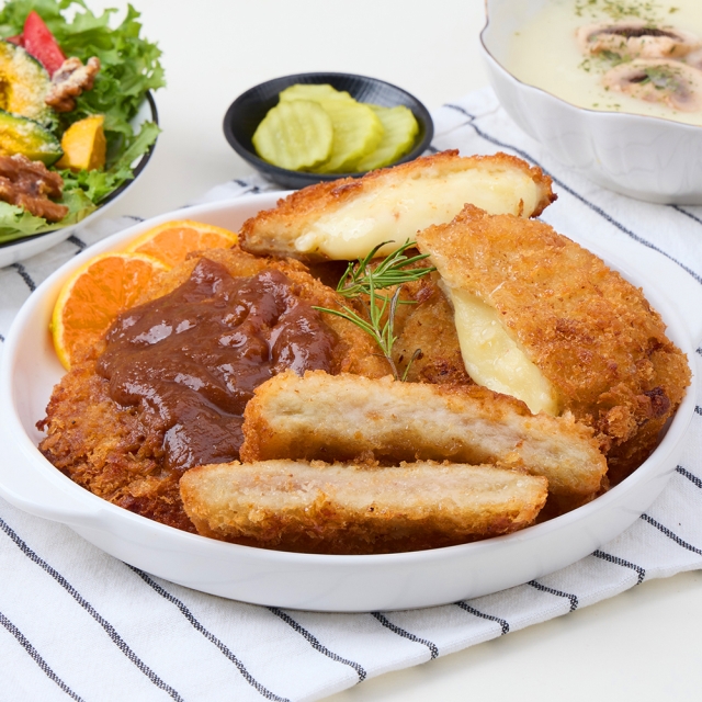 제주 감귤소스를 입은 흑돼지 통등심/치즈 돈까스