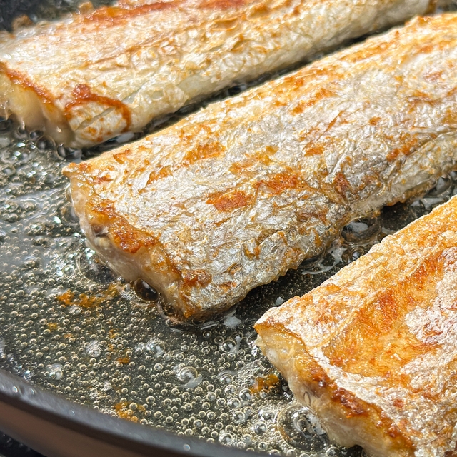 두툼한 살결과 담백한 맛이 일품 토막갈치 200g 외