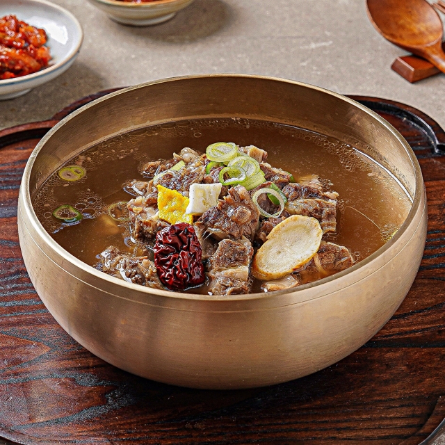 부드러운 육질에 뜨끈한 국물! 먹기도 편한 뼈없는 순살 갈비탕 600g