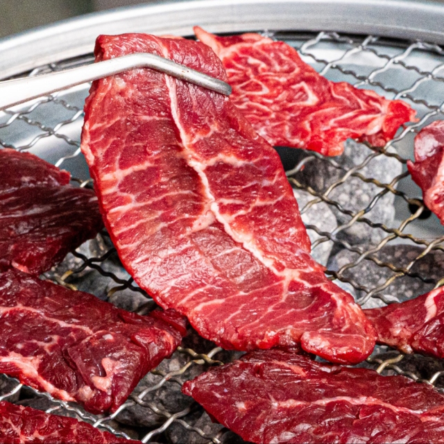 품질 좋은 실속형 소고기 쟁여놓기 1kg (부채살 200g 2팩, 우삼겹 300g 2팩)