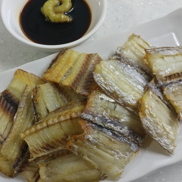 부드러움과 감칠맛의 완벽한 조화 반건조 갈치 